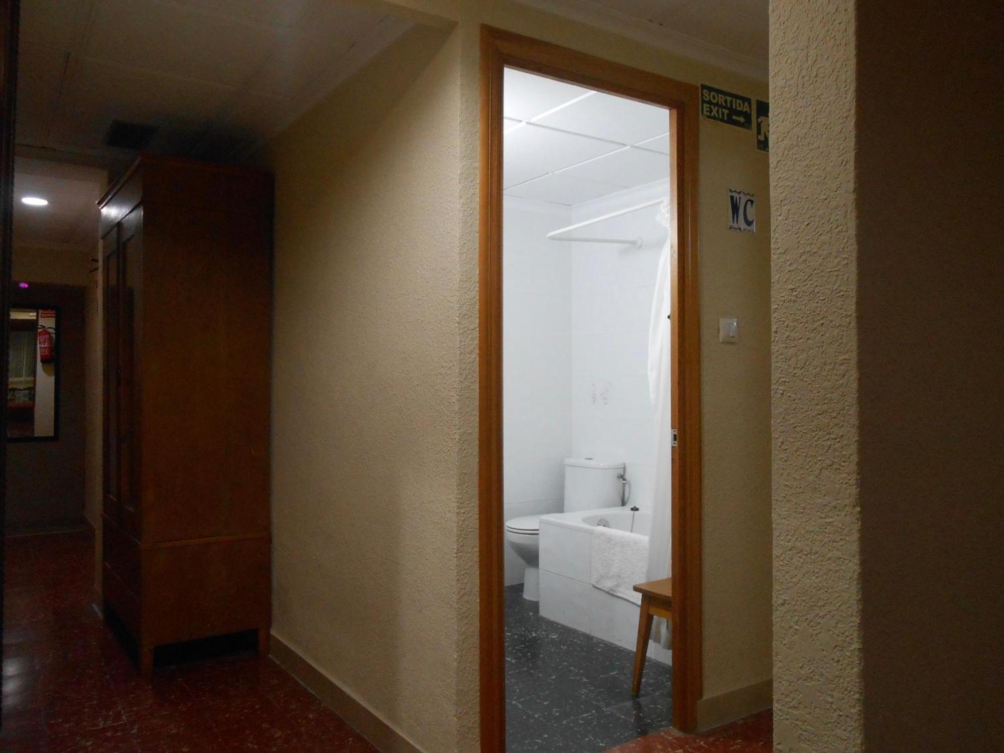 Hostal El Callejon Tarragona Kültér fotó