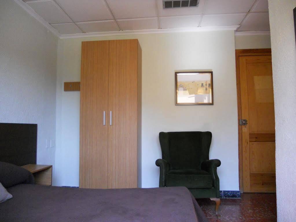 Hostal El Callejon Tarragona Kültér fotó