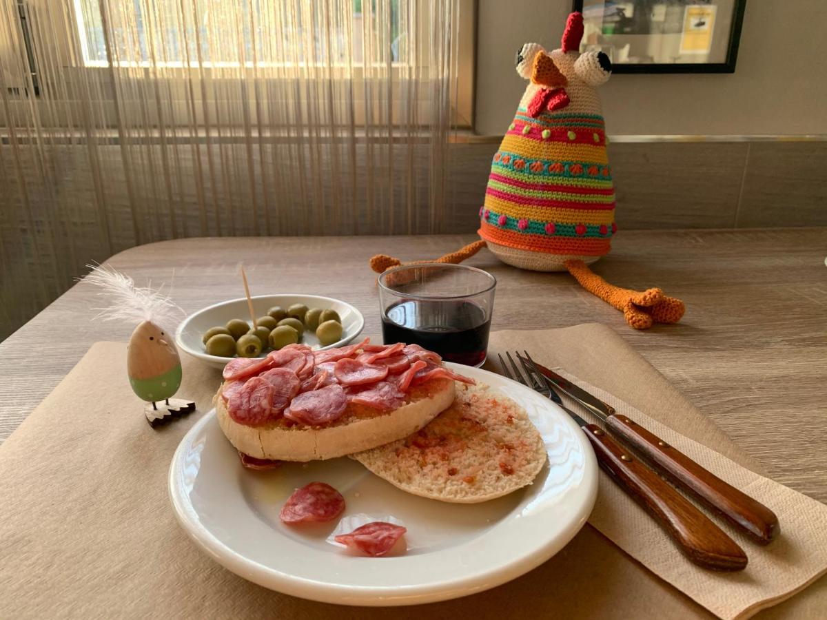Hostal El Callejon Tarragona Kültér fotó